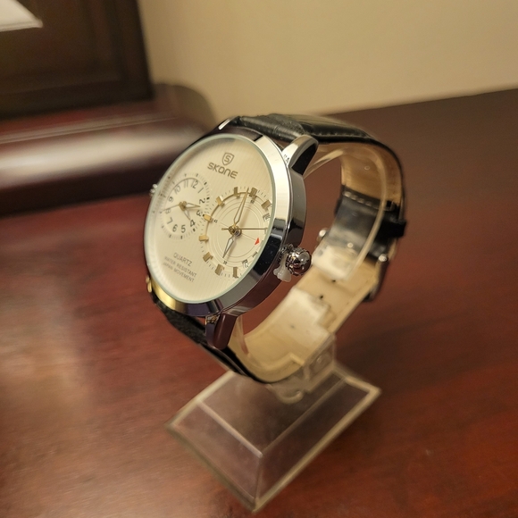Brand New Men's Dual Time Zone White Skone Fashion Watch - Picture 2 of 3